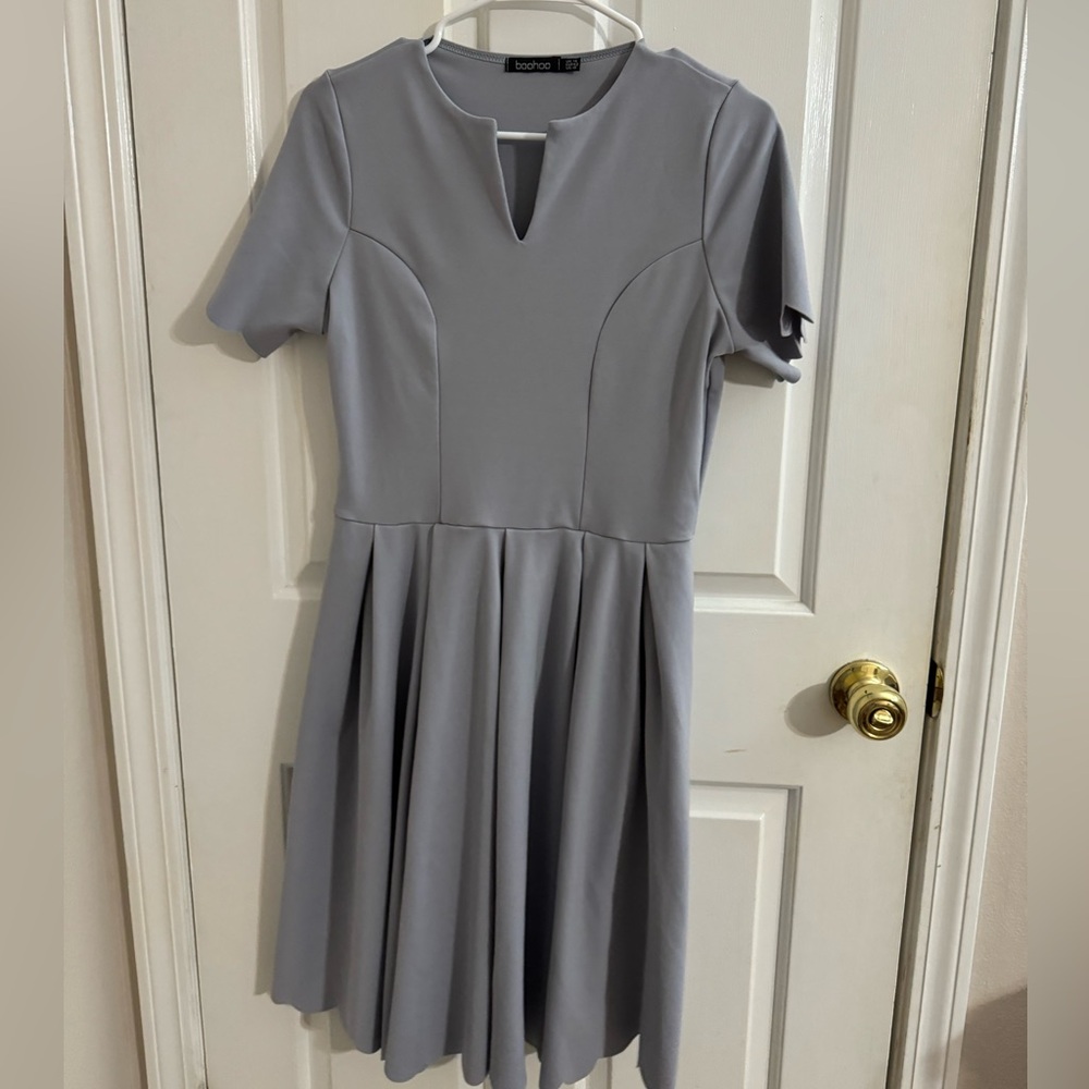 Women’s Boohoo dress. Size 10. Light gray purple